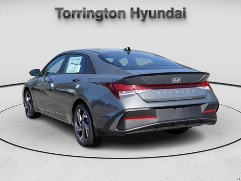 New 2025 Hyundai Elantra Sport image 5