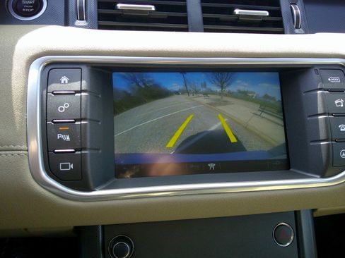 Used 2018 Land Rover Range Rover Evoque SE Premium image 39