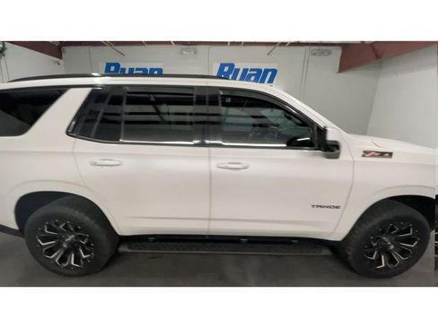 Used 2021 Chevrolet Tahoe Z71 w/ Z71 Signature Package image 9