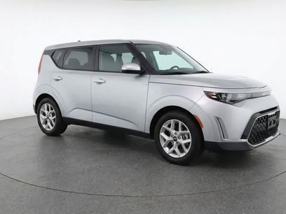 Used 2025 Kia Soul LX w/ LX Technology Package