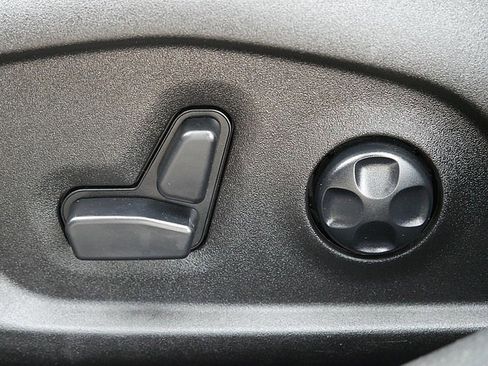 Used 2018 Jeep Renegade Trailhawk w/ Cold Weather Group II image 13