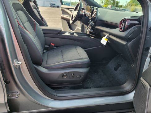 New 2026 Chevrolet Blazer EV RS image 34