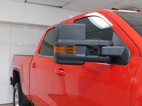 Used 2018 GMC Sierra 2500 SLE w/ HD SLE Preferred Plus Package AWD/4WD image 13