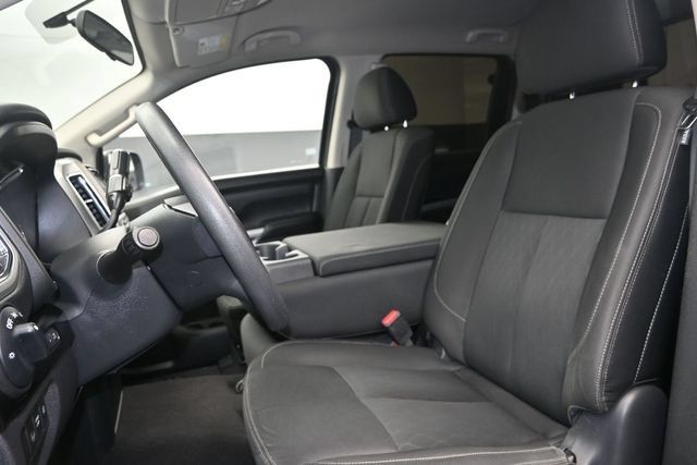 Used 2017 Nissan Titan SV AWD/4WD image 8