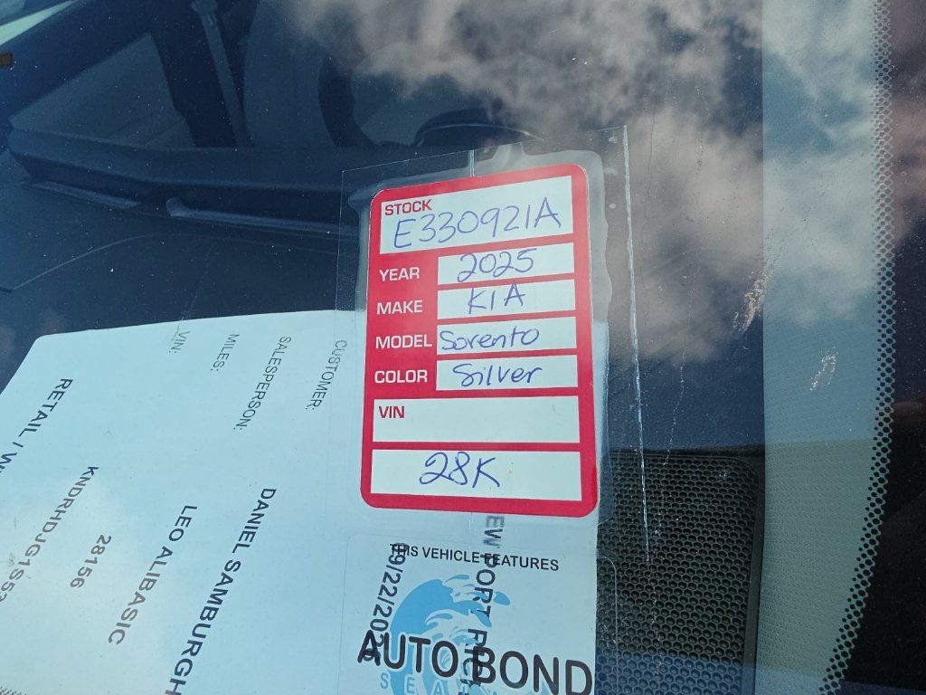 Certified 2025 Kia Sorento EX w/ EX Panoramic Sunroof Package AWD/4WD image 11