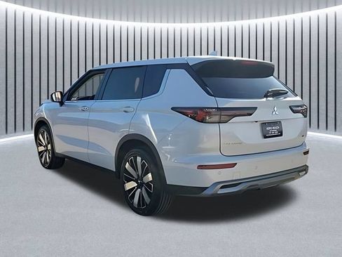New 2026 Mitsubishi Outlander SE FWD image 4
