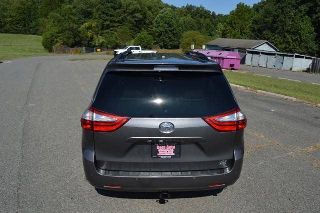 Used 2015 Toyota Sienna XLE Premium AWD/4WD image 10