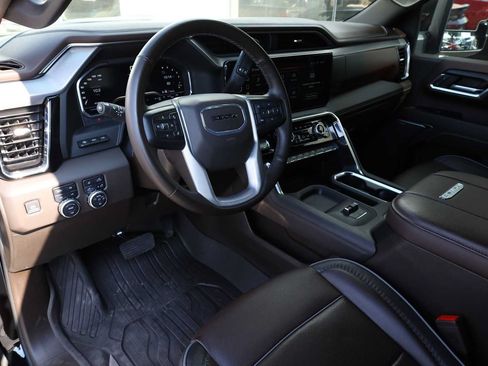 Used 2024 GMC Sierra 2500 Denali w/ Denali Reserve Package AWD/4WD image 3