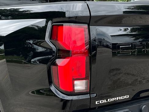 Used 2025 Chevrolet Colorado LT w/ LT Convenience Package RWD image 28