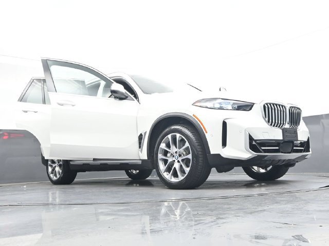Certified 2024 BMW X5 xDrive40i w/ Parking Assistance Package AWD/4WD image 44