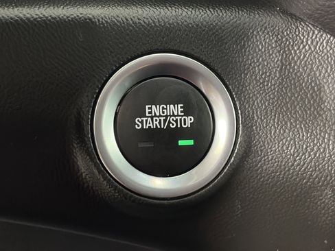 Used 2022 GMC Terrain SLT image 28