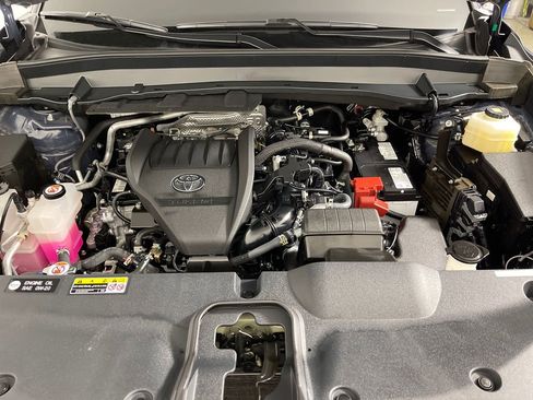 Certified 2024 Toyota Grand Highlander FWD image 9