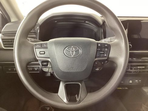Used 2025 Toyota Camry LE FWD image 18