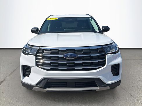 Used 2025 Ford Explorer Active image 9