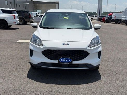 Used 2020 Ford Escape SE FWD image 2