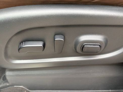 Used 2021 Nissan Titan Platinum Reserve w/ Moonroof Package AWD/4WD image 25