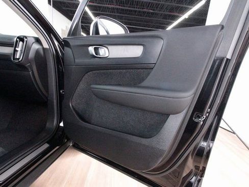 Certified 2025 Volvo XC40 B5 Plus image 24