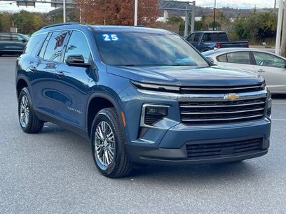 New 2025 Chevrolet Traverse LT w/ Enhanced Driving Package