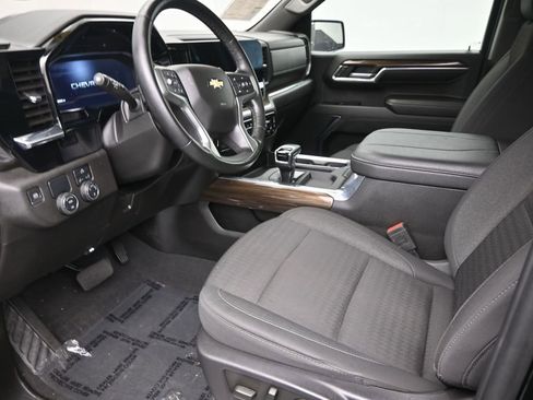 Used 2024 Chevrolet Silverado 1500 LT image 12