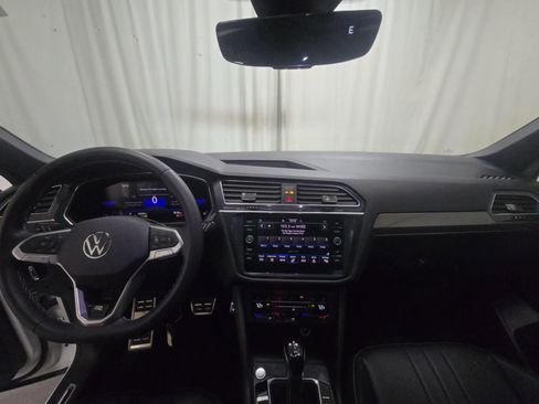 Used 2023 Volkswagen Tiguan SE R-Line image 7