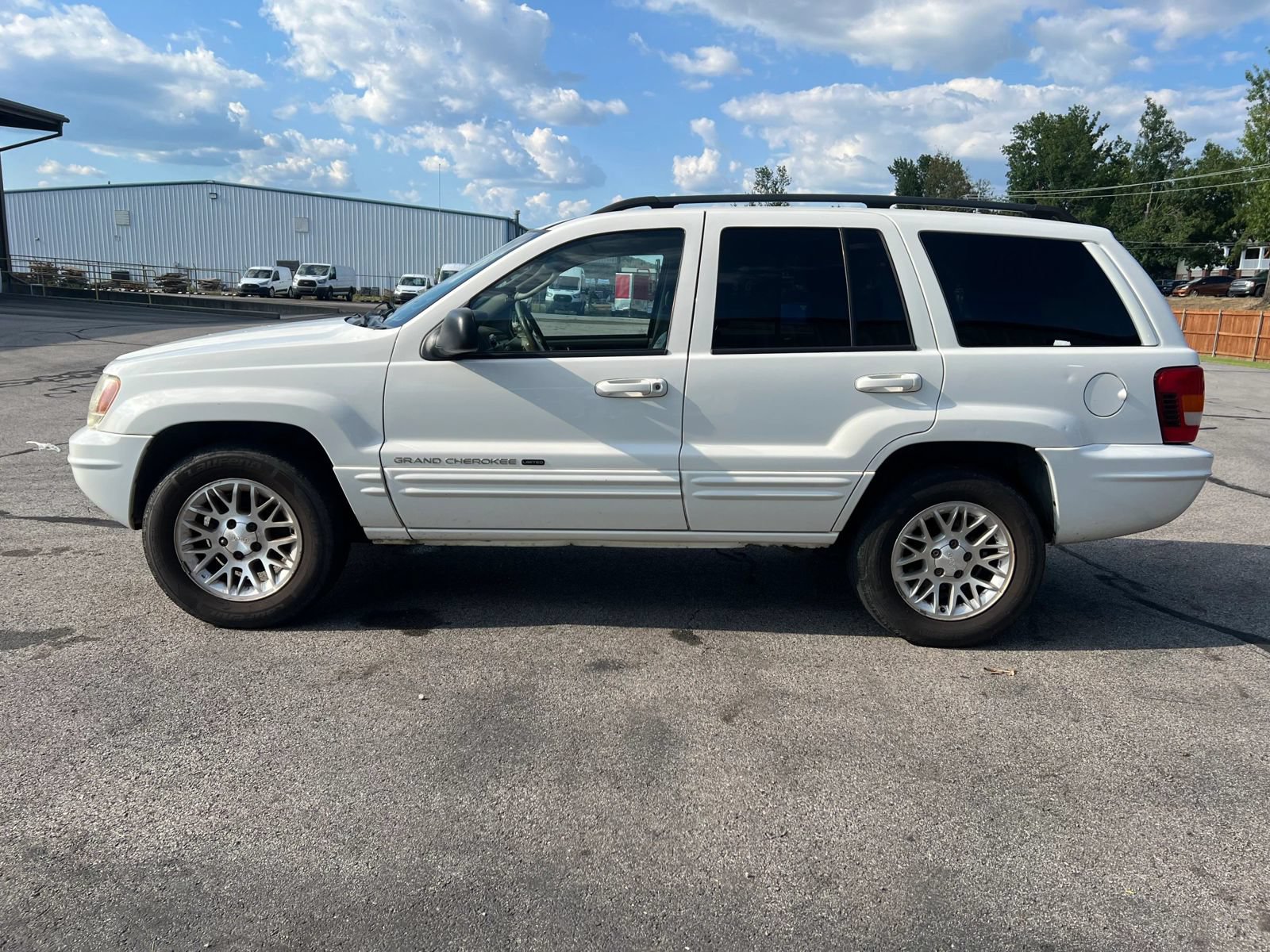 Used 2002 Jeep Grand Cherokee Limited RWD image 2