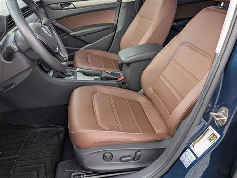 Used 2022 Volkswagen Passat 2.0T SE image 15