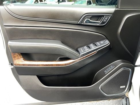 Used 2019 Chevrolet Suburban LT image 14