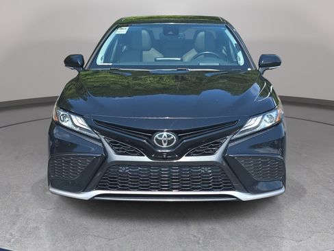 Used 2021 Toyota Camry XSE w/ Navigation Package FWD image 2
