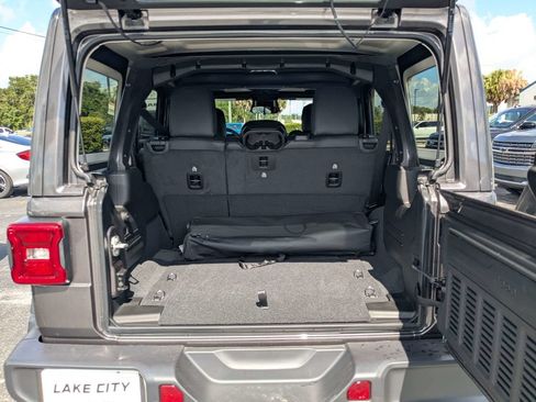 New 2026 Jeep Wrangler Unlimited Sahara AWD/4WD image 13