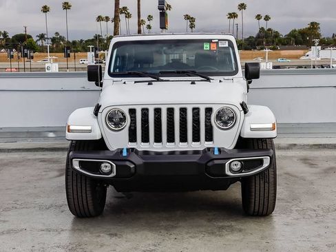 Used 2023 Jeep Wrangler Unlimited Sahara AWD/4WD image 3
