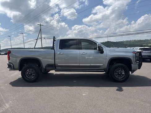 Certified 2024 Chevrolet Silverado 2500 High Country w/ High Country Premium Package AWD/4WD image 4