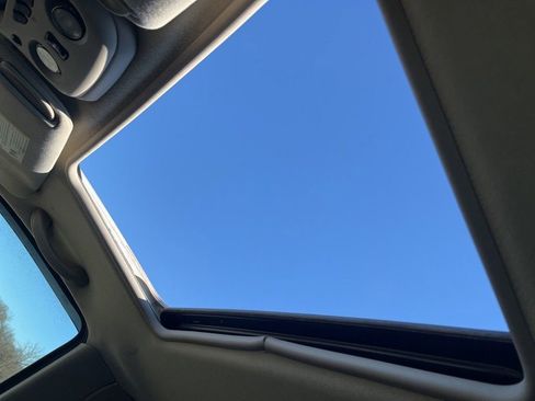 Used 2004 GMC Yukon SLT w/ 1SD Preferred Equipment Group image 9