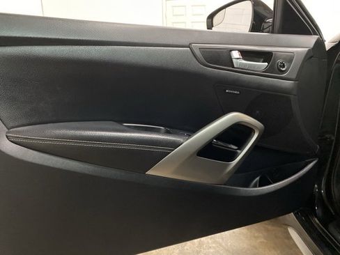 Used 2016 Hyundai Veloster Turbo w/ Option Group 04 image 14