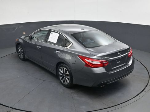 Used 2017 Nissan Altima 2.5 SV w/ Convenience Package FWD image 37