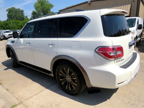 Used 2017 Nissan Armada Platinum w/ Interior Lighting Package image 6