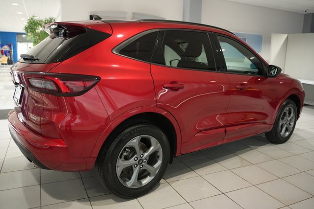 Used 2023 Ford Escape ST-Line AWD/4WD image 7