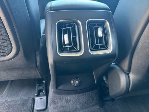 Used 2024 Kia Sorento S FWD image 20