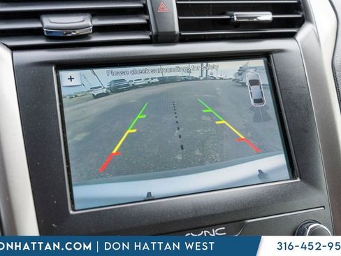 Used 2019 Ford Fusion SE image 18