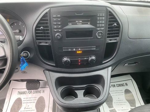 Used 2017 Mercedes-Benz Metris image 17