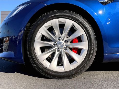 Used 2019 Tesla Model S Performance image 11