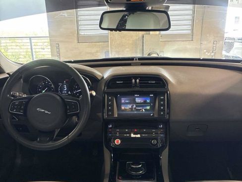Used 2017 Jaguar XE Premium RWD image 4