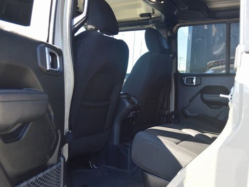 Used 2022 Jeep Gladiator Sport image 31