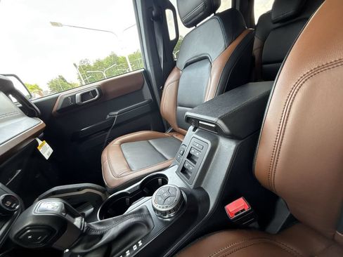 Used 2024 Ford Bronco Outer Banks AWD/4WD image 23