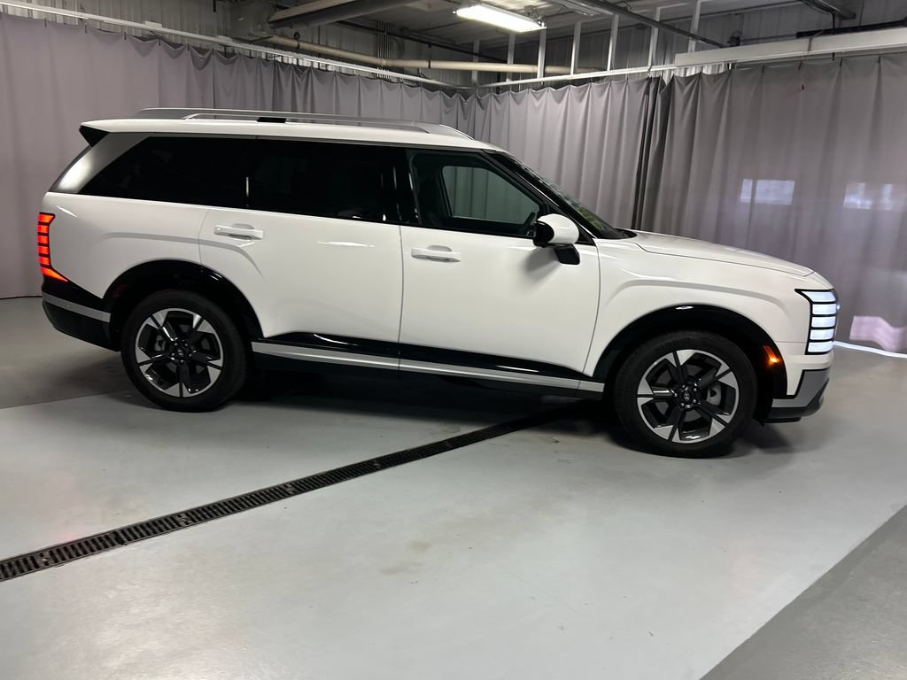 Used 2026 Hyundai Palisade Limited AWD/4WD image 8