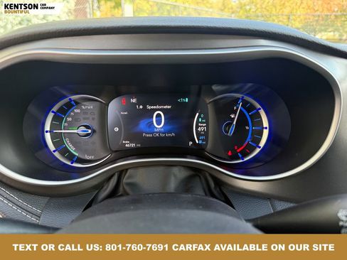 Used 2024 Chrysler Pacifica Select image 16