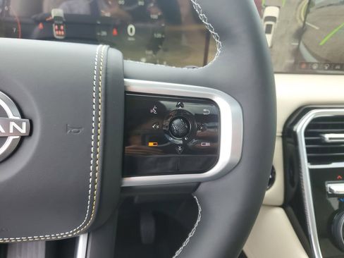 New 2025 Nissan Armada Platinum Reserve image 17