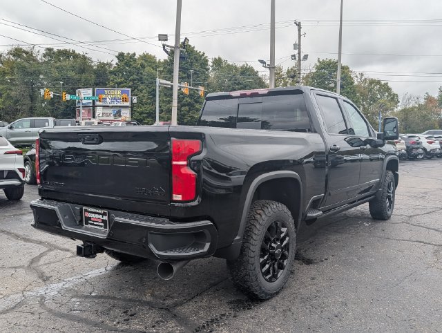 New 2026 Chevrolet Silverado 2500 High Country w/ Midnight Edition AWD/4WD image 8