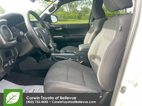 Used 2017 Toyota Tacoma TRD Off-Road w/ Tow Package (A/T) AWD/4WD image 30