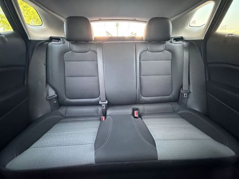 Used 2025 Chevrolet Trax LT image 37