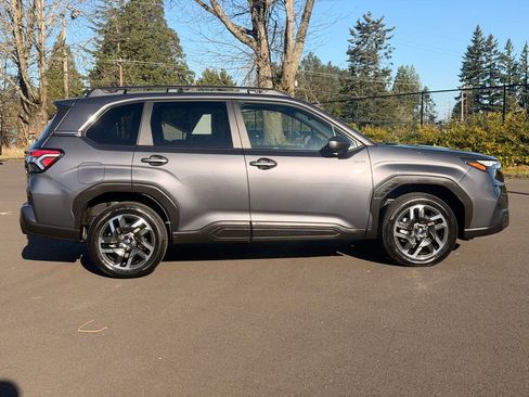 Certified 2025 Subaru Forester Premium AWD/4WD image 8